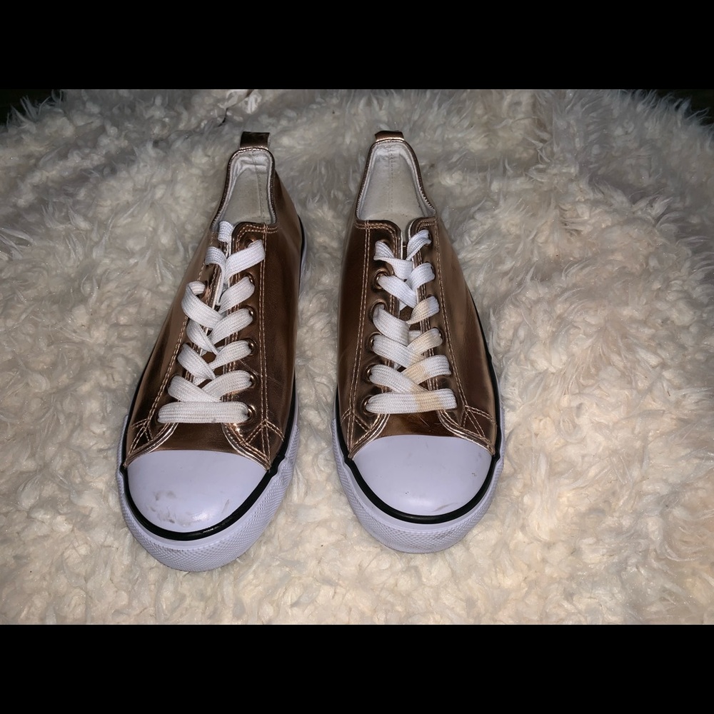 Gold Converse - Picture 2 of 4